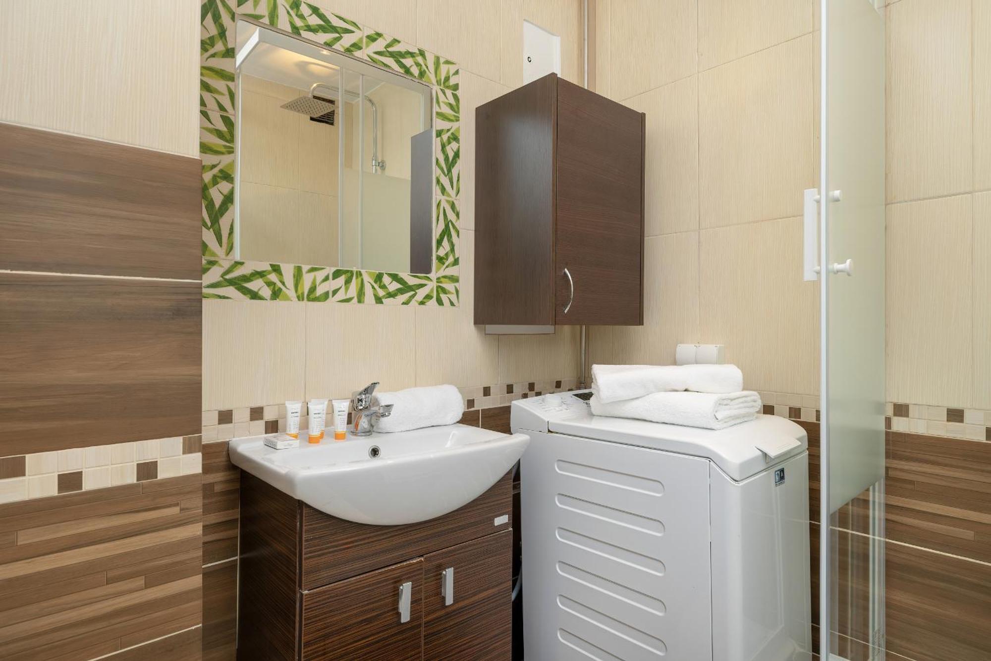 Minimalist One Bedroom In Near Wawel By Renters Apartment Krakau