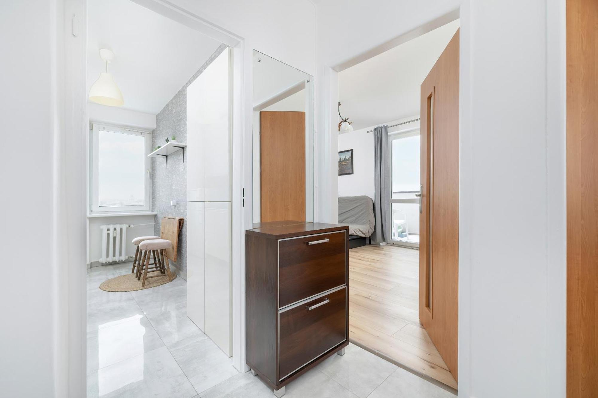 Minimalist One Bedroom In Near Wawel By Renters Apartment